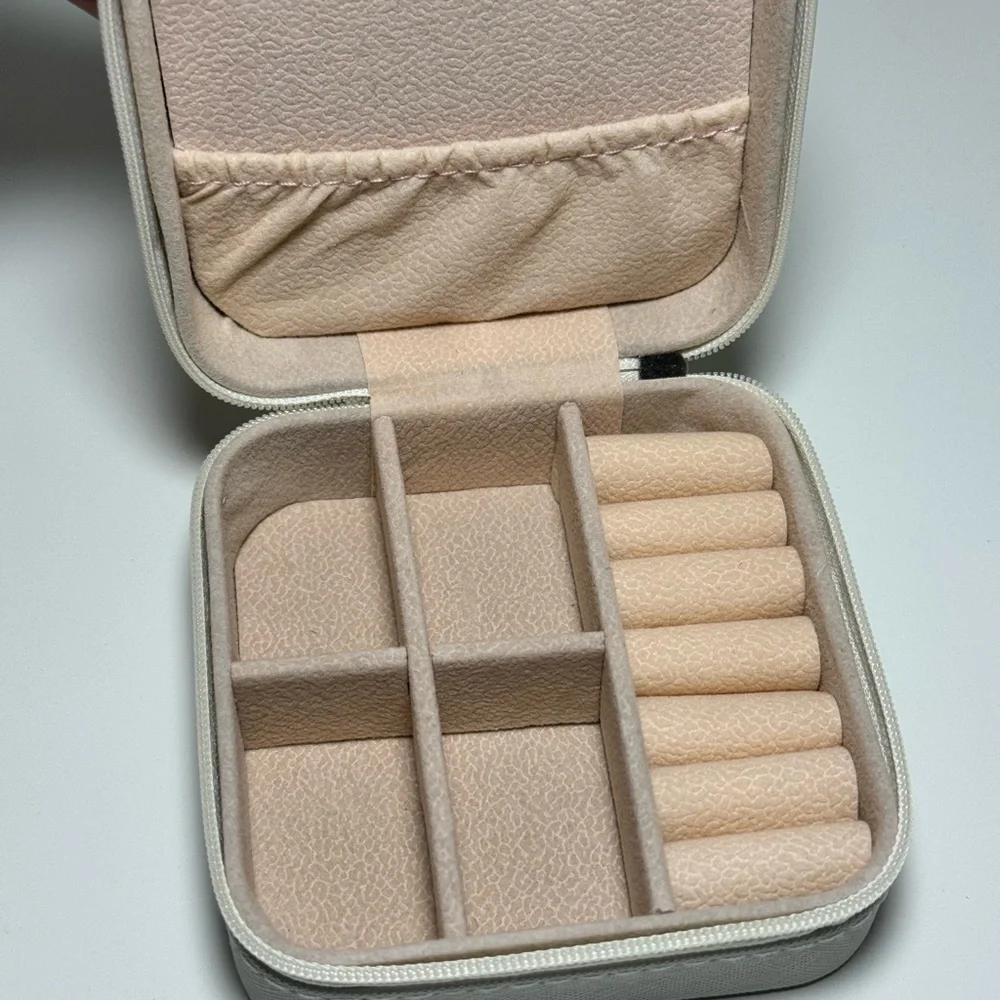 White Faux Leather Travel Jewelry Box Square Mini Organizer Flower Rhinestone